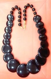 Trendy Resin Necklace in Black